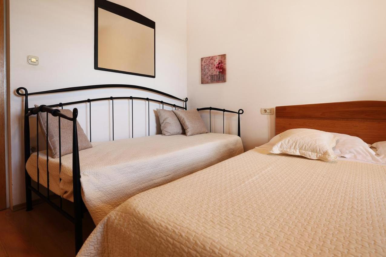 Apartmani Nila Sveta Nedelja  Pokój zdjęcie