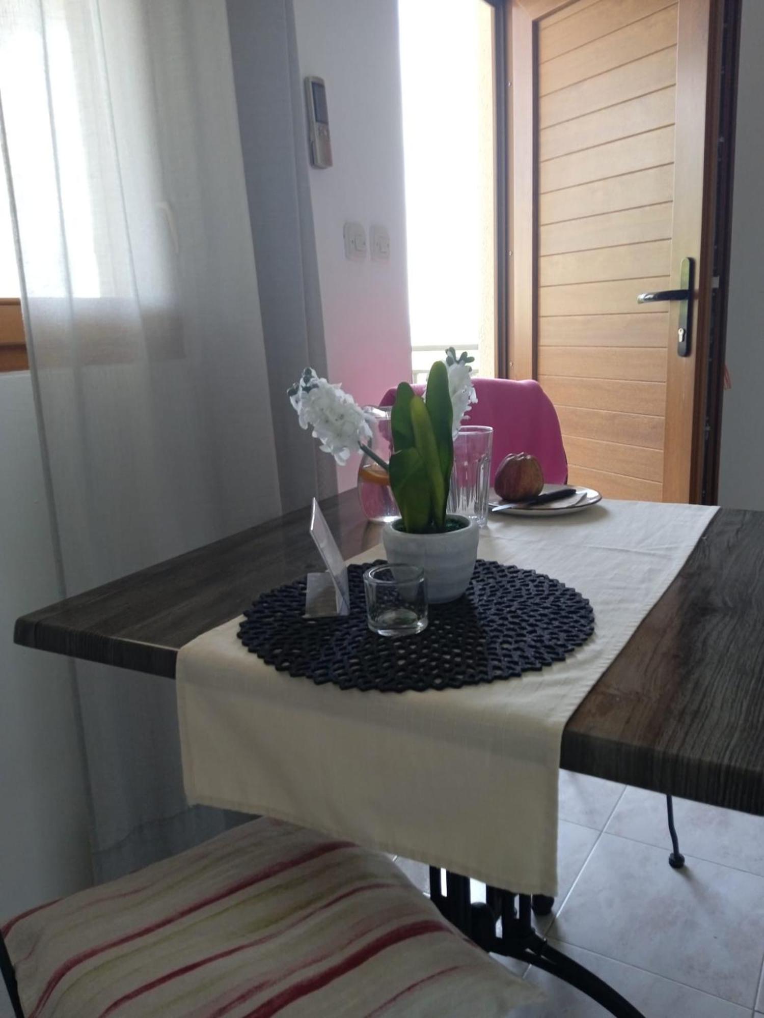 Apartmani Nila Sveta Nedelja  Zewnętrze zdjęcie